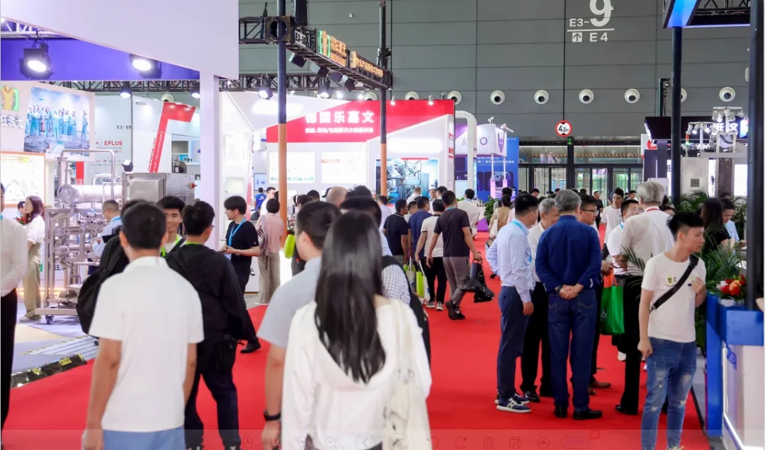 花花牛乳業(yè)集團(tuán)黨委書記、董事長(zhǎng)唐洪峰一行參加中國(guó)乳制品工業(yè)協(xié)會(huì)第三十次年會(huì)暨2024中國(guó)（國(guó)際）乳業(yè)技術(shù)博覽會(huì)