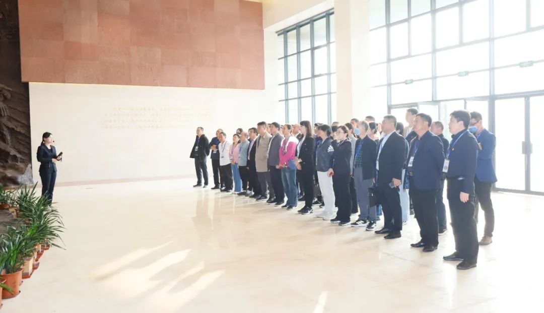 傳承紅色基因·踐行初心使命 | 花花牛乳業(yè)集團黨務干部赴河南大別山干部學院開展綜合素質(zhì)提升教育培訓