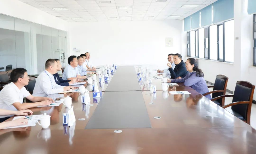 快樂過“雙節(jié)”，安全不放假｜河南農(nóng)投集團(tuán)黨委書記、董事長李曉寰一行蒞臨花花牛乳業(yè)集團(tuán)開展“雙節(jié)”安全生產(chǎn)大檢查活動(dòng)并慰問一線職工、