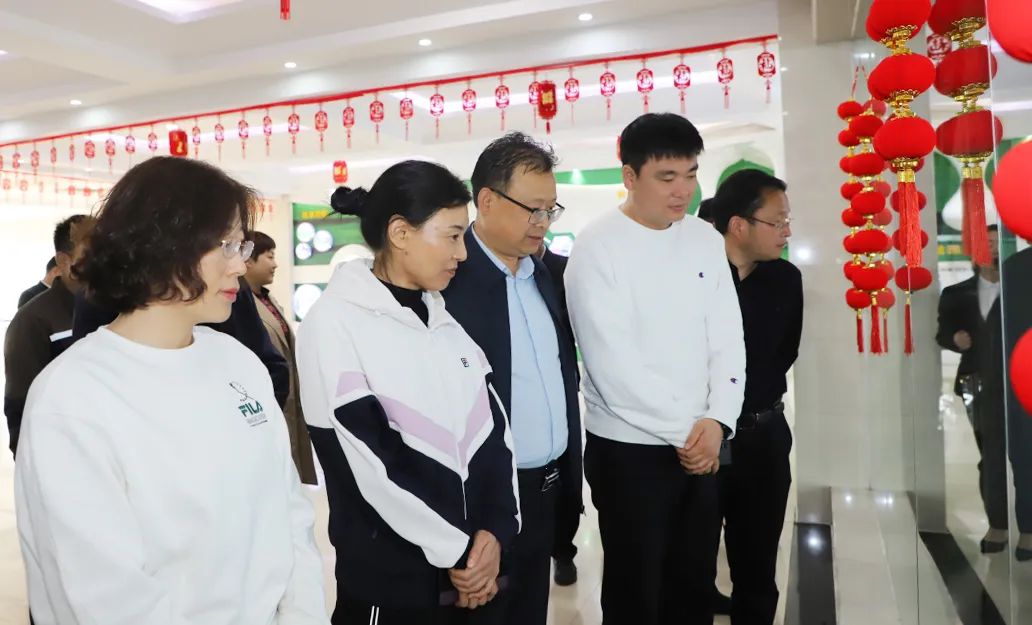 花花牛丨駐馬店市遂平縣政協(xié)黨組書記、主席張衛(wèi)東一行蒞臨花花牛魯山瑞亞牧場參觀