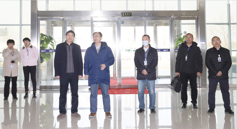 花花牛丨東北農(nóng)大食品學(xué)院院長(zhǎng)、中原食品實(shí)驗(yàn)室首席科學(xué)家姜毓君教授蒞臨花花牛乳業(yè)集團(tuán)調(diào)研