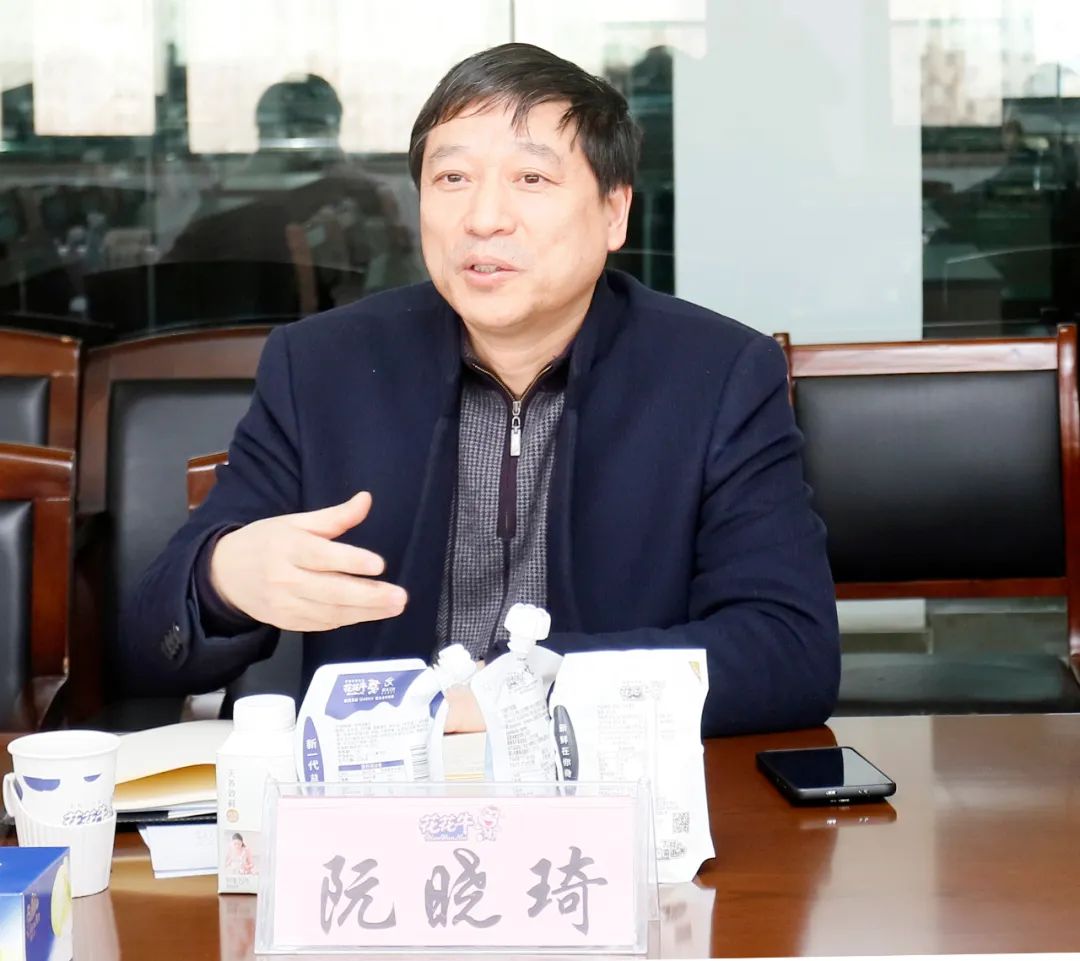 花花牛丨東北農(nóng)大食品學(xué)院院長(zhǎng)、中原食品實(shí)驗(yàn)室首席科學(xué)家姜毓君教授蒞臨花花牛乳業(yè)集團(tuán)調(diào)研