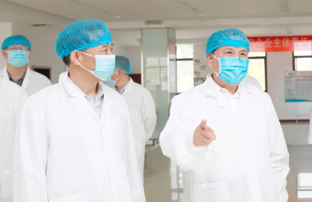 快訊丨河南省人民政府副省長武國定蒞臨花花牛乳業(yè)集團(tuán)瑞亞牧業(yè)調(diào)研奶源基地建設(shè)情況