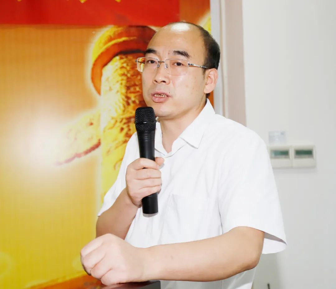 鼓足干勁·再創(chuàng)輝煌 | 花花牛乳業(yè)集團(tuán)召開(kāi)經(jīng)銷商座談會(huì)