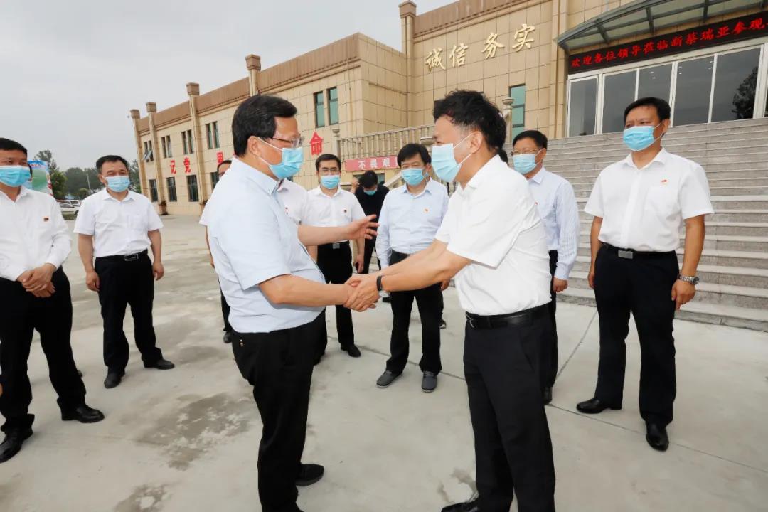 快訊 | 河南省委常委、省紀委書記、省監(jiān)委主任任正曉蒞臨花花牛乳業(yè)集團新蔡瑞亞牧場調(diào)研