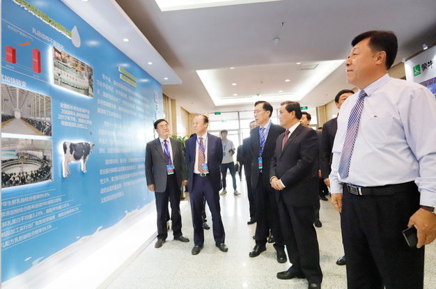 花花牛亮相中國奶業(yè)20強呼倫貝爾峰會，共話中國奶業(yè)振興！