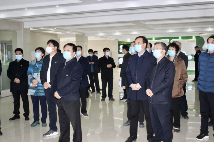 平頂山市委書記周斌一行蒞臨花花牛乳業(yè)集團 魯山瑞亞牧業(yè)有限公司調(diào)研疫情防控和復工復產(chǎn)情況