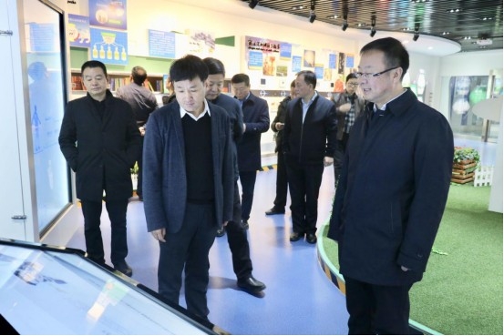 寧夏回族自治區(qū)農(nóng)業(yè)農(nóng)村廳黨組書記、廳長王剛一行蒞臨花花牛乳業(yè)集團(tuán)調(diào)研