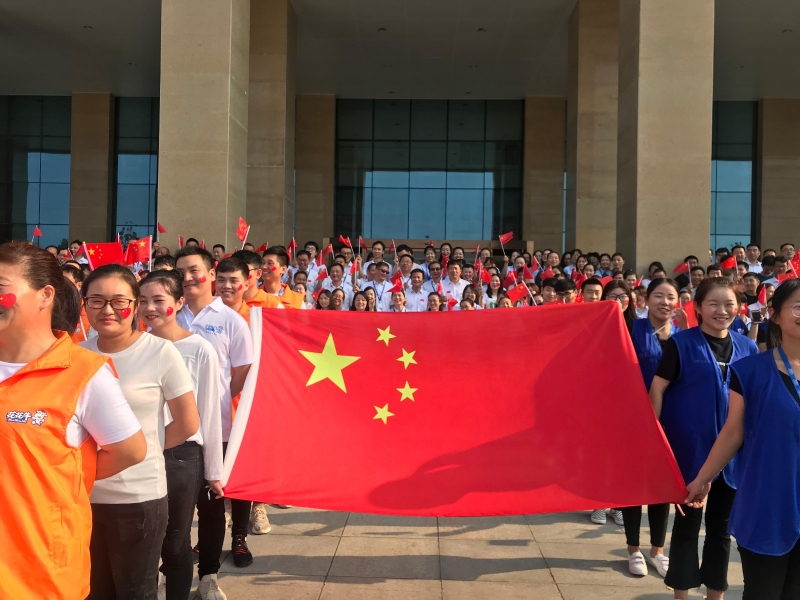 花花牛 唱紅歌 祝福我的國?。?！